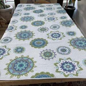 Cynthia Rowley Queen Full Quilt Coverlet Bohemian Blue Green Medallion Mandala